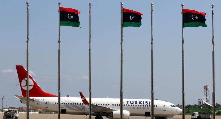 В Ливии атаковали аэропорт, не менее 20 жертв
