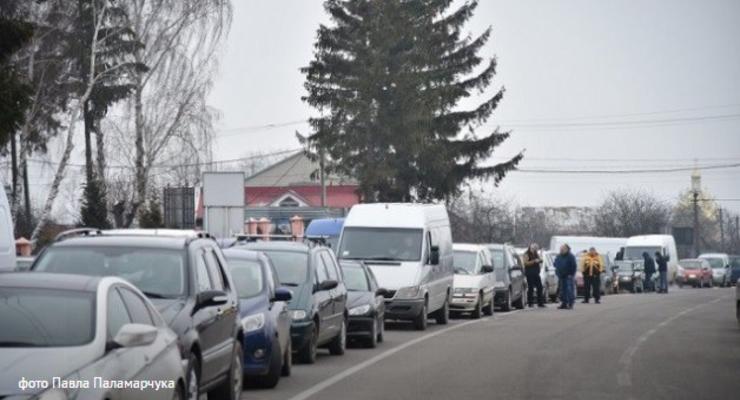 Протестующие вновь блокировали дорогу к КПП Рава Русская