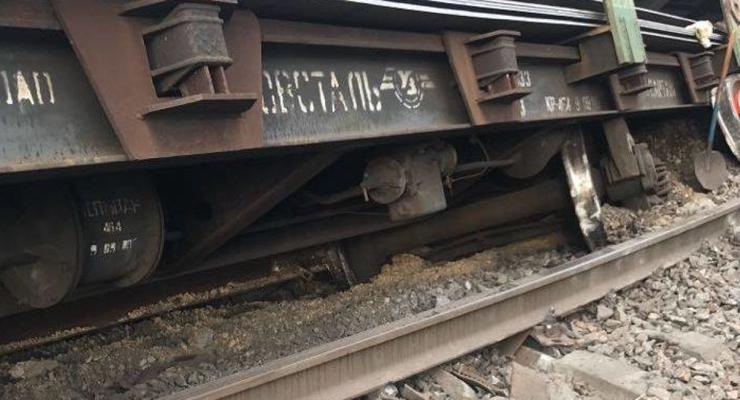 В Днепропетровской области вагон сошел с рельсов из-за воров металлолома
