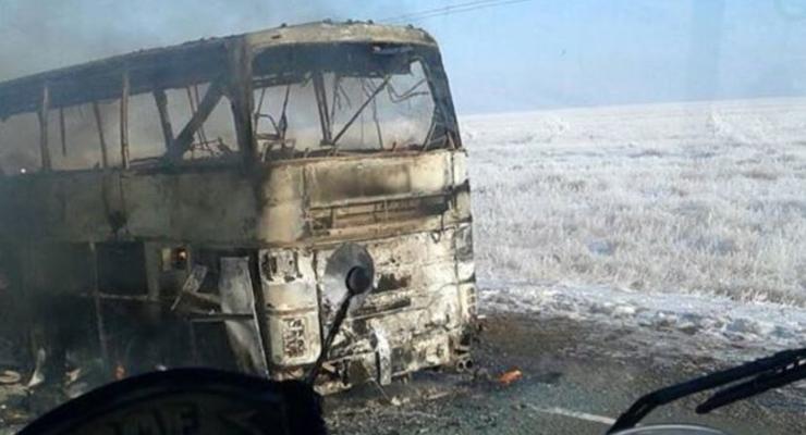 В Казахстане более 50 человек заживо сгорели в автобусе