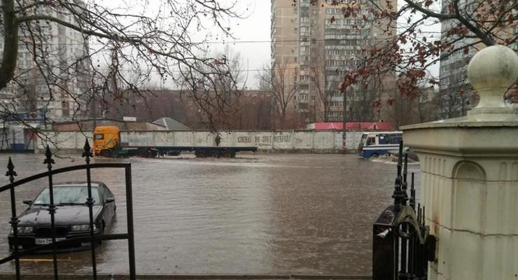 В Одессе затопило две улицы