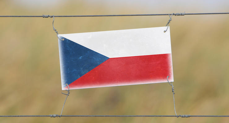 "Мягкая" депортация": Чехия выслала более 1000 украинцев