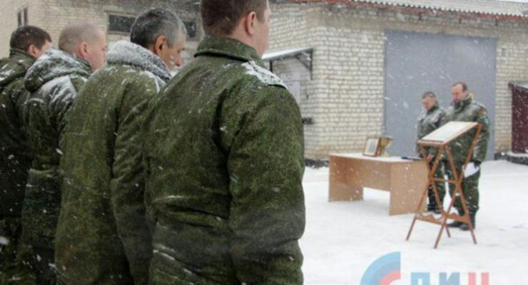 Сепаратистам ЛНР подарили иконы российского солдата
