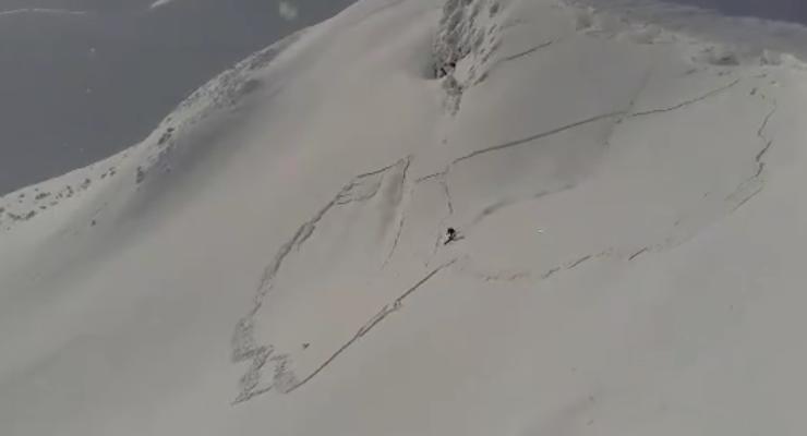 В Карпатах на Драгобрате сноубордист ушел от лавины