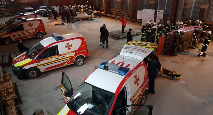 Германия передала ГСЧС 10 уникальных аварийно-спасательных машин