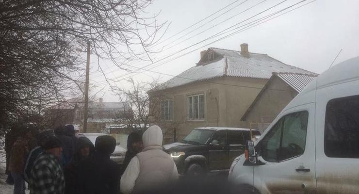 ФСБ обыскивает крымских татар: один задержанный