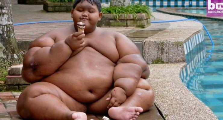 "Самый толстый мальчик в мире" похудел более чем на треть