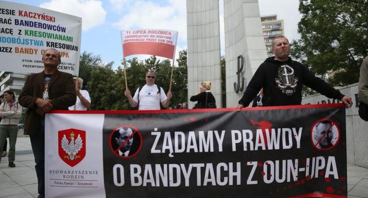В Польше криминализировали "бандеровскую идеологию"