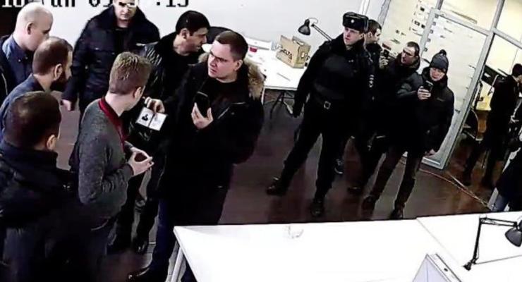 В офис Навального в Москве пришла полиция искать бомбу