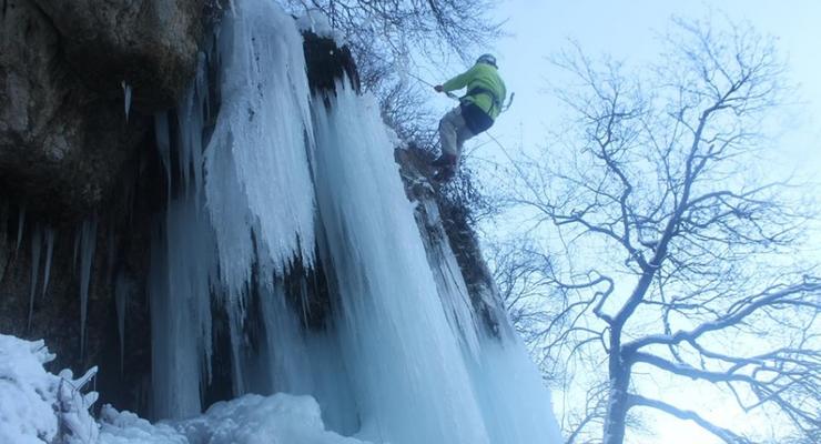В Украине замерз самый высокий равнинный водопад