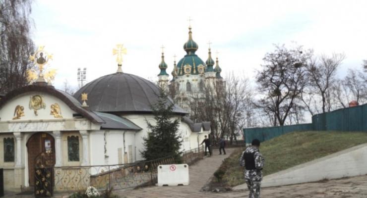 Киевсовет рассмотрит вопрос сноса часовни УПЦ МП возле фундамента Десятинной церкви