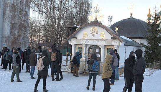 Киевские коммунальщики снесут часовню-самострой УПЦ МП