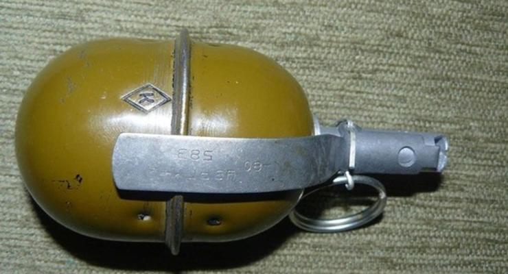 На Печерске поставили муляж гранаты Ф-1 на авто киевлянина