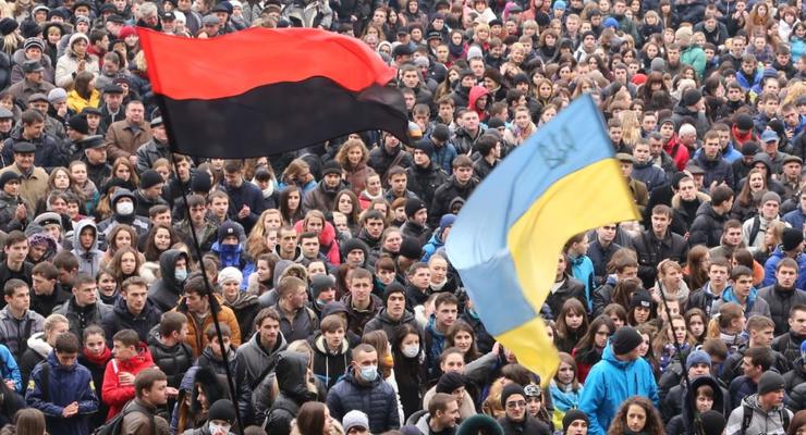 Ответ Польше: Тернополь поднимет красно-черный флаг