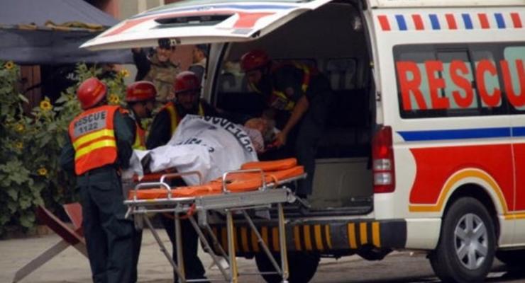 В Пакистане смертник атаковал военных: 11 человек погибли