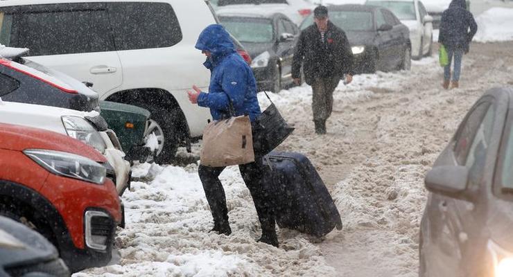 На Москву обрушился мощный снегопад, есть жертвы