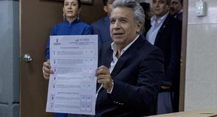 Эквадорцы проголосовали за ограничение числа президентских сроков