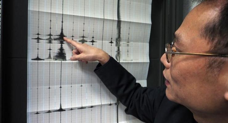 На Тайване обрушился отель из-за мощного землетрясения