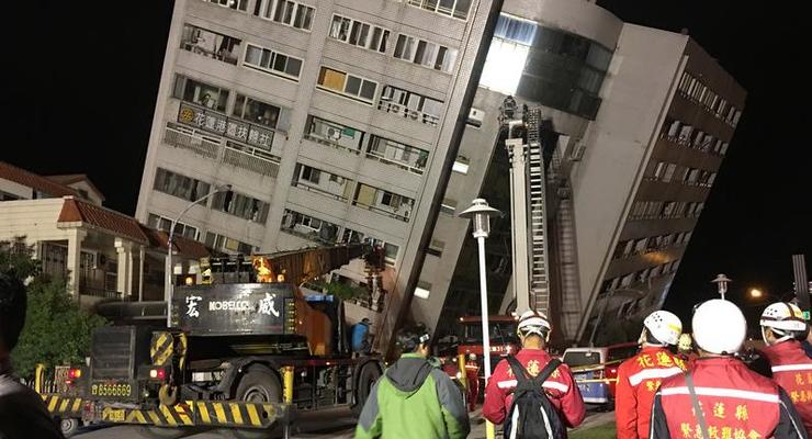 Землетрясение на Тайване: два человека погибли, почти 200 ранены
