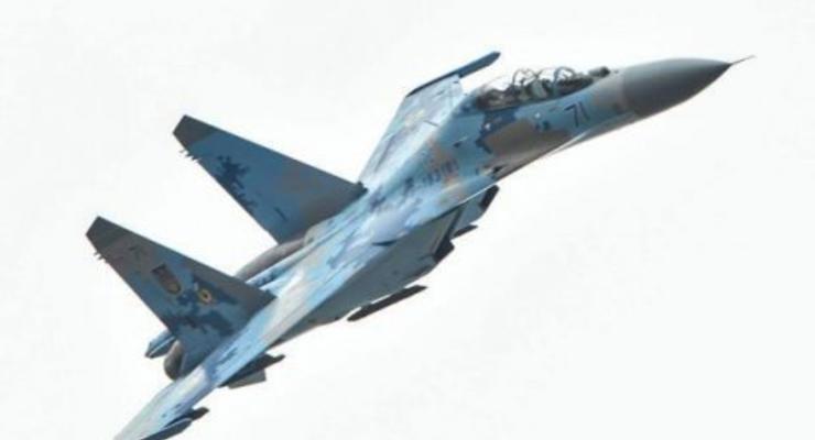 Украинский Су-27УБ совершил аварийную посадку