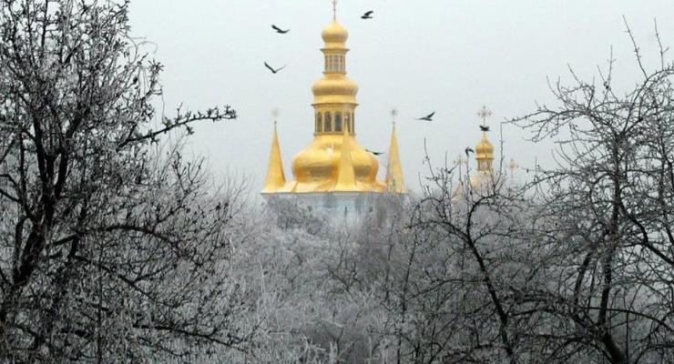 Погода в Украине: малооблачно, местами снег