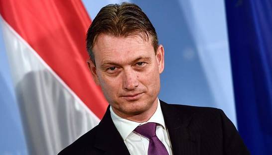 Глава МИД Нидерландов ушел в отставку, потому что он солгал о встрече с Путиным