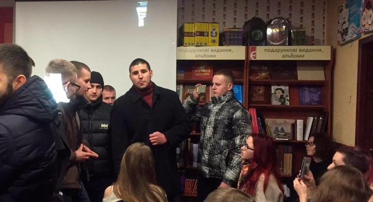 В Харькове радикалы сорвали лекцию об ЛГБТ-движении