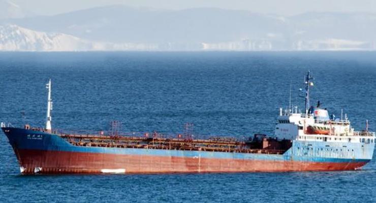 Япония: Корабль КНДР получил грузы в обход санкций