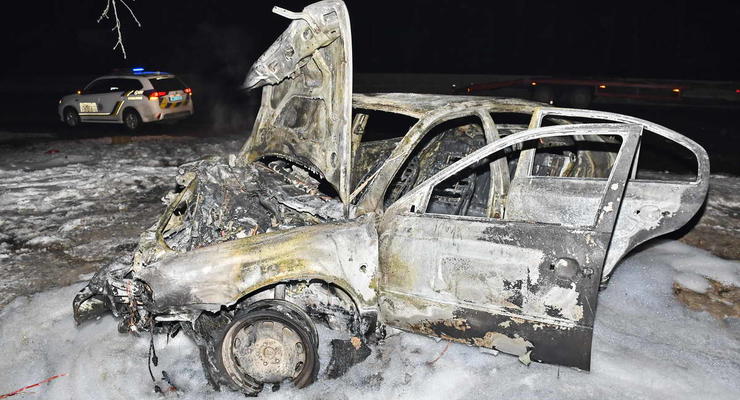 Под Киевом в результате лобового столкновения сгорел автомобиль