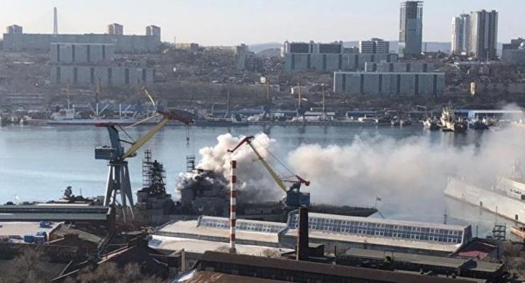 В порту Владивостока горел противолодочный корабль