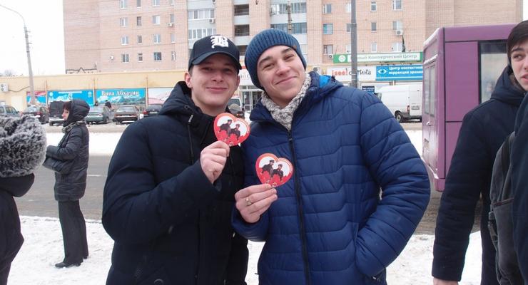 Маразм крепчал: на 14 февраля в Луганске  дарили "сталинтинки"
