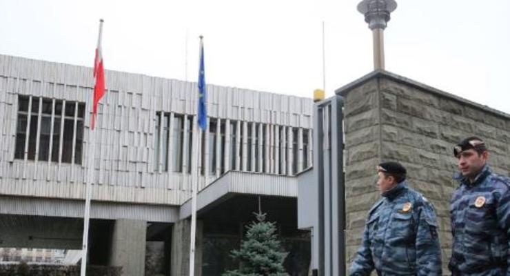 Посольство Польши в Москве получило конверт с белым порошком