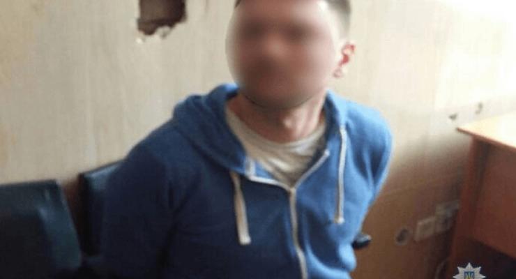 Задержан мужчина, который рубил судейские авто в Киеве
