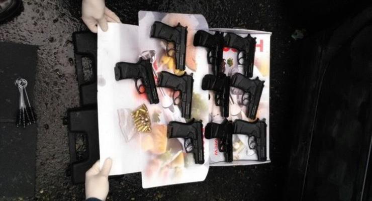 СБУ задержала мужчину с 10 пистолетами в Одесской области