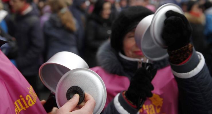В Киеве прошел "марш пустых кастрюль"