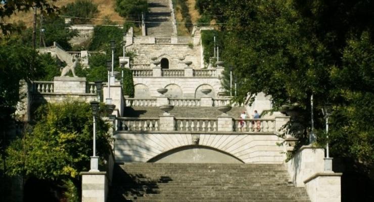 В оккупированной Керчи разрушается Митридатская лестница