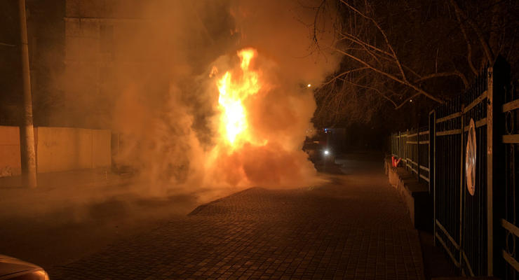 В Одессе ночью сгорел Lexus RX депутата от БПП