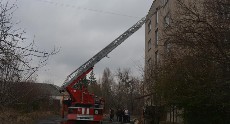 В Ужгороде из горящего отеля спасли человека и эвакуировали 42 постояльца
