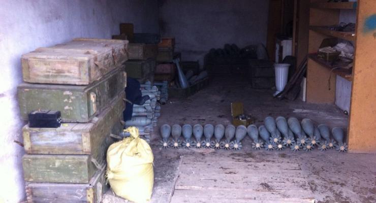 В Донецкой области нашли два крупных тайника с боеприпасами