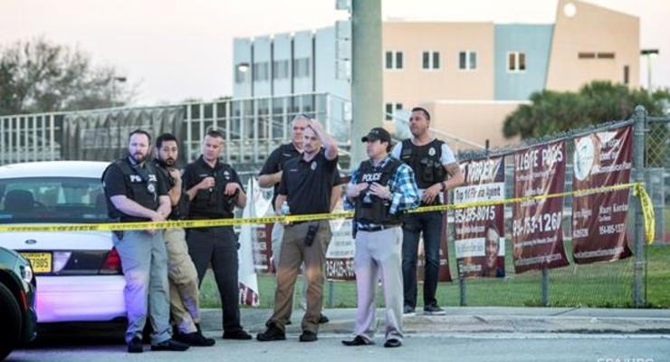 Стрельба во Флориде: охранявший школу коп подал в отставку
