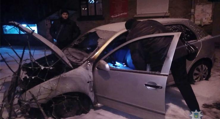 В Киеве подожгли авто, машина взорвалась