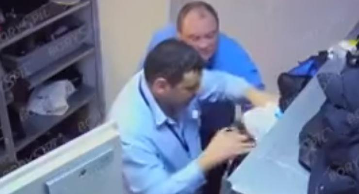 Работники аэропорта Борисполя рылись в багаже пассажиров