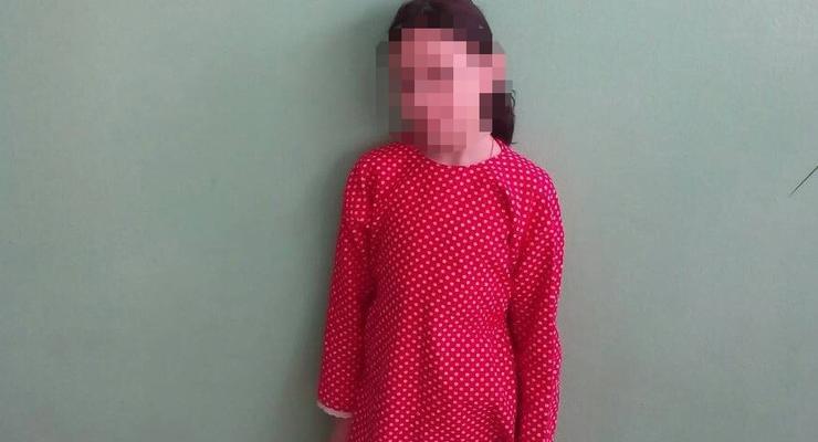 В Киеве мать на 1,5 месяца оставила 9-летнюю дочь в хостеле