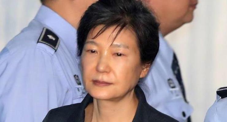 Прокуратура требует 30 лет тюрьмы для экс-президента Южной Кореи