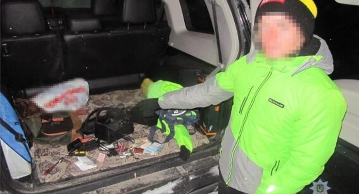 В Киеве мужчина повредил пять авто и украл регистратор