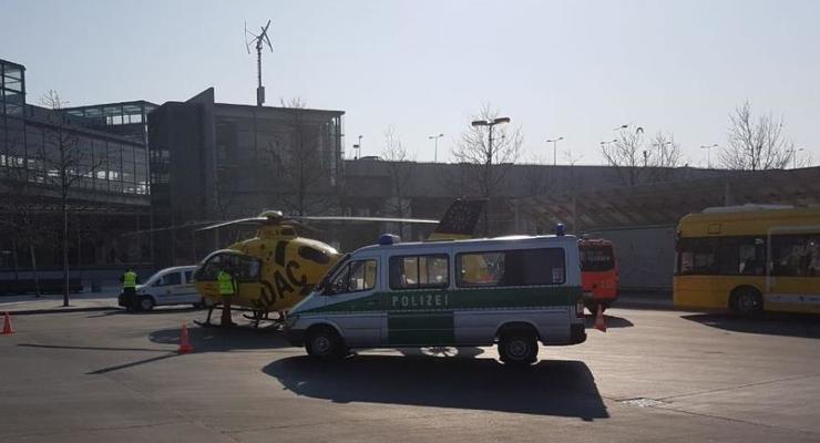 В Берлине автобус столкнулся с вертолетом