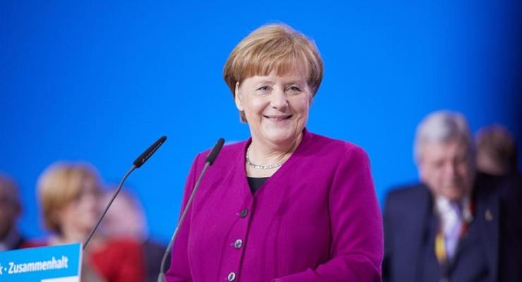 Коалиции быть: в ФРГ социал-демократы поддержали Меркель