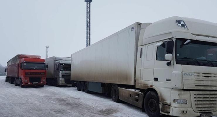 Движение фур на границе с РФ возобновили