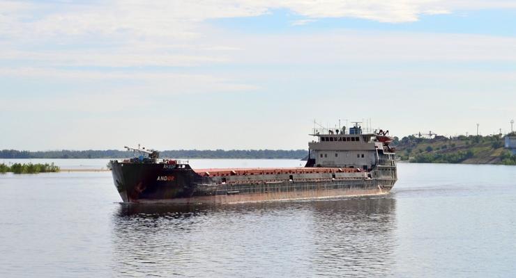 Два российских корабля столкнулись возле Крыма