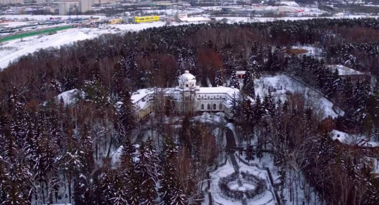 Дом без окон: россиянам "запретили" смотреть на дворец вице-премьера